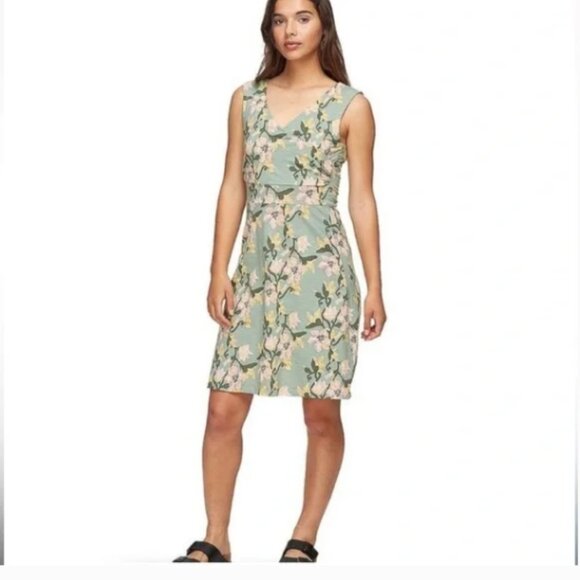 Patagonia Dresses & Skirts - Women's Patagonia Medium Mini Dress with Floral Hibiscus Print